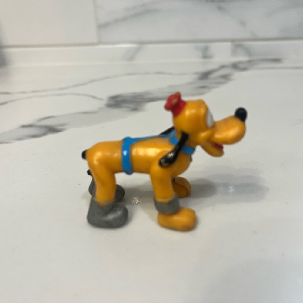 Disney World Exclusive Epcot Space Pluto PVC 2" Figure Mickey Mouse Vintage 80s - Picture 1 of 7